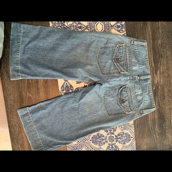 Hollister Denim Crop Jeans - Picture 3 of 5